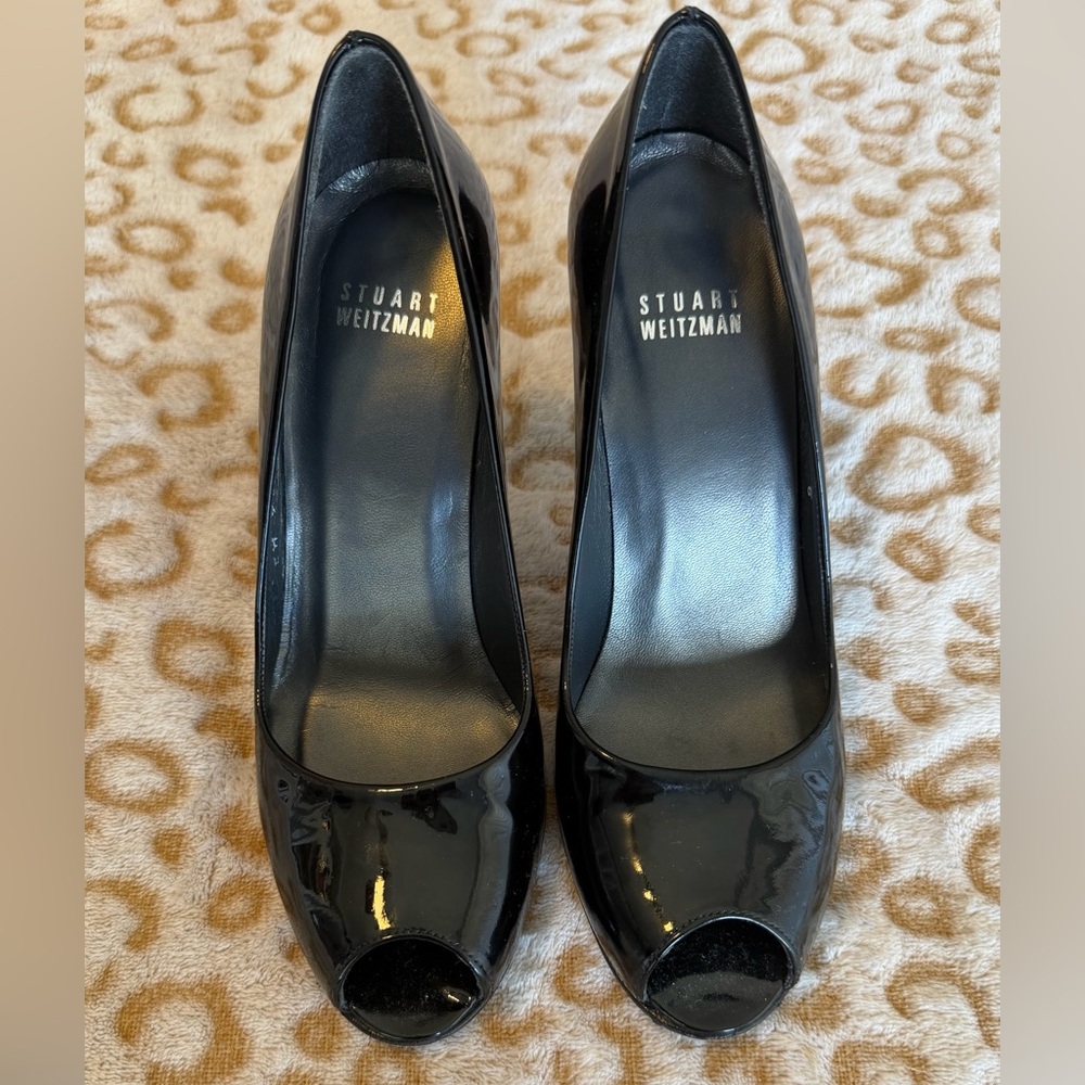 Stuart Weitzman Glossy Black Peep Toe Heels Leather 
Women’s Size: 6